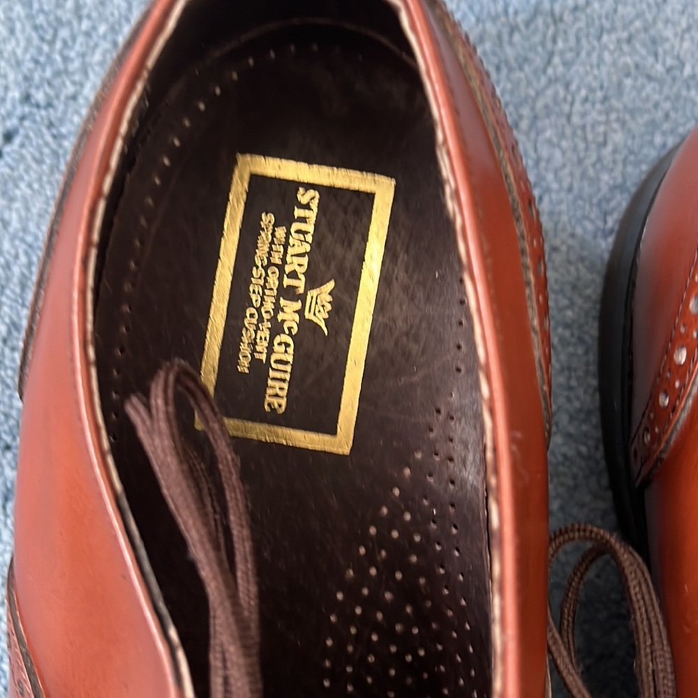 Never worn!!Stuart McGuire Men’s Dress Oxfords. Caramel color. Size 11 - Picture 2 of 8